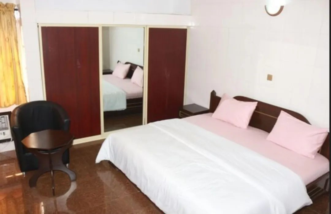 Cute Villa Hotel And Suites-1